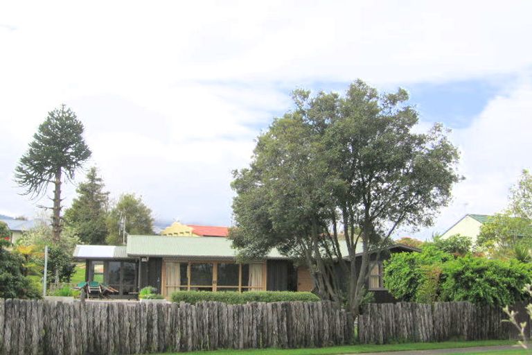 Photo of property in 17 Hilden Place, Hilltop, Taupo, 3330