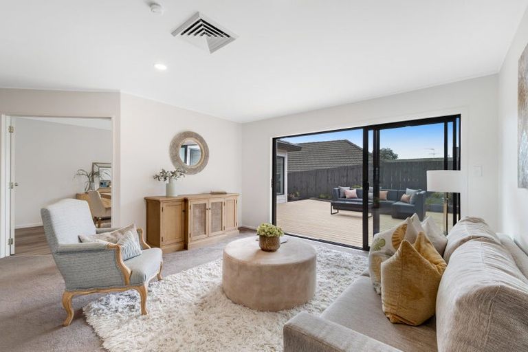 Photo of property in 32 Ambleside Drive, Northpark, Auckland, 2013