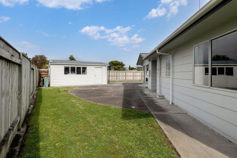 Photo of property in 49 Acacia Street, Kelvin Grove, Palmerston North, 4414