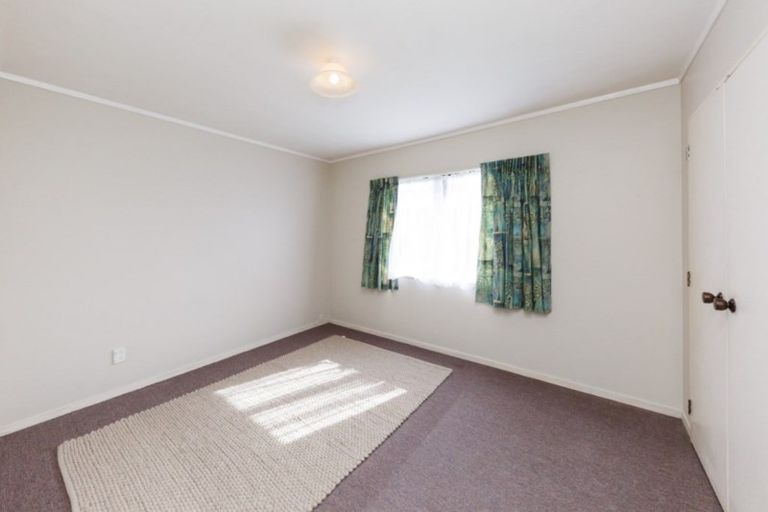 Photo of property in 36 Kowhai Street, Tokomaru, Palmerston North, 4474