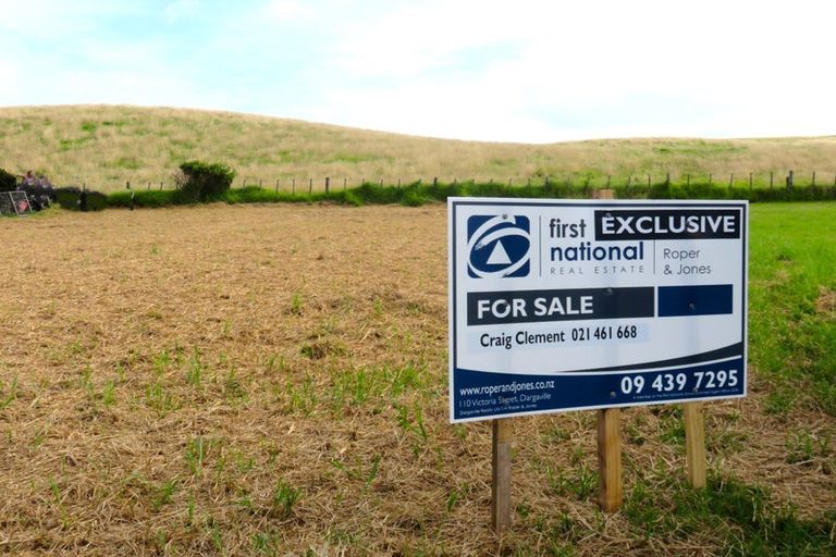 Photo of property in 14-20 Sunset Drive, Baylys Beach, 0377