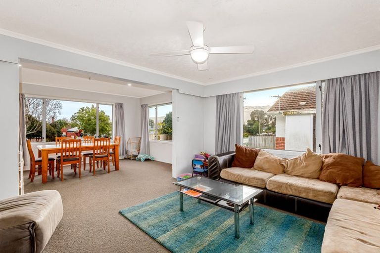 Photo of property in 21 Mangaroa Hill Road, Maoribank, Upper Hutt, 5018