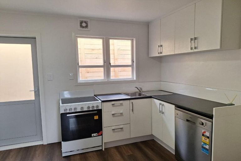 Photo of property in 33b Findlay Street, Moturoa, New Plymouth, 4310