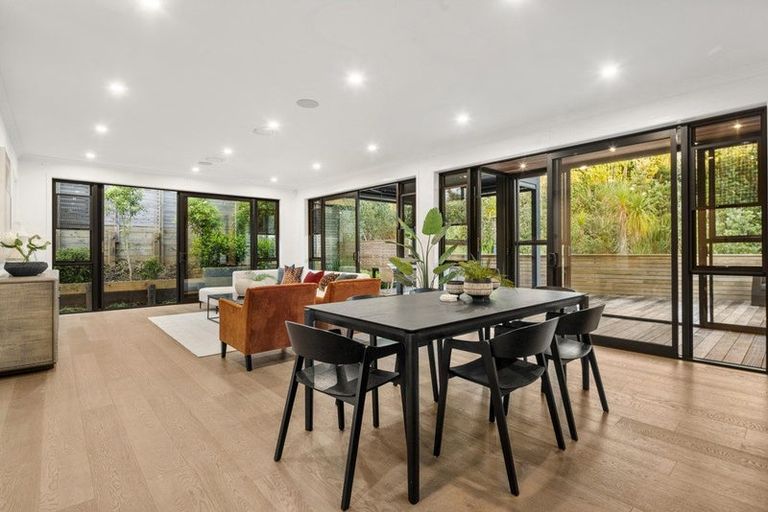 Photo of property in 5 Kina Place, Long Bay, Auckland, 0630