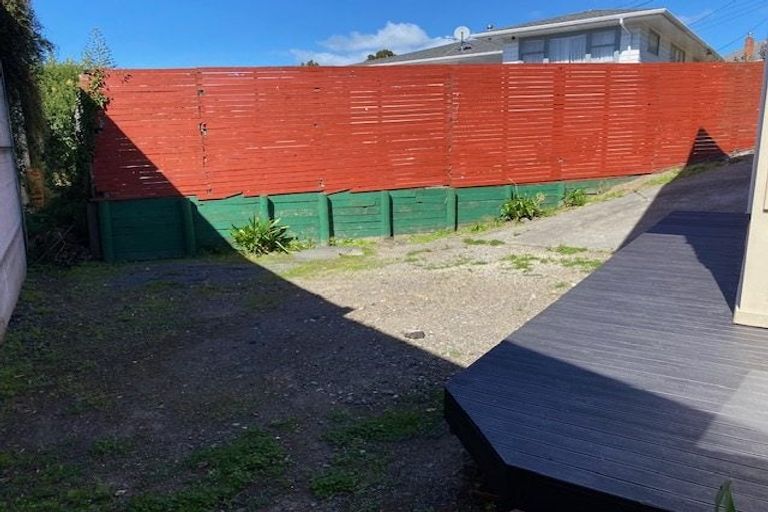 Photo of property in 16 Milich Terrace, Te Atatu South, Auckland, 0610