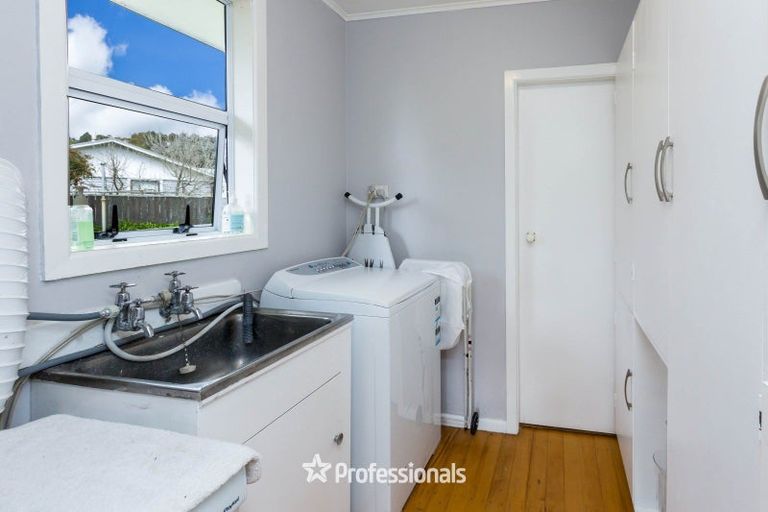 Photo of property in 25 Totara Park Road, Clouston Park, Upper Hutt, 5018