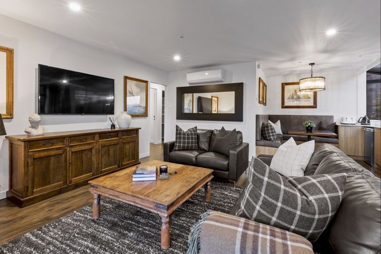 Photo of property in 5 Sunrise Lane, Queenstown, 9300