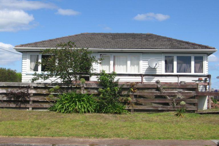 Photo of property in 1/26 Knights Road, Rothesay Bay, Auckland, 0630