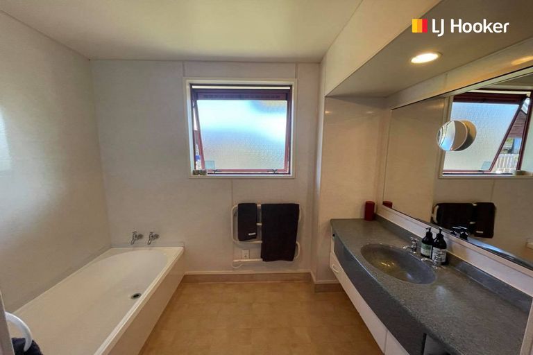 Photo of property in 104 Hagart-alexander Drive, Mosgiel, 9024