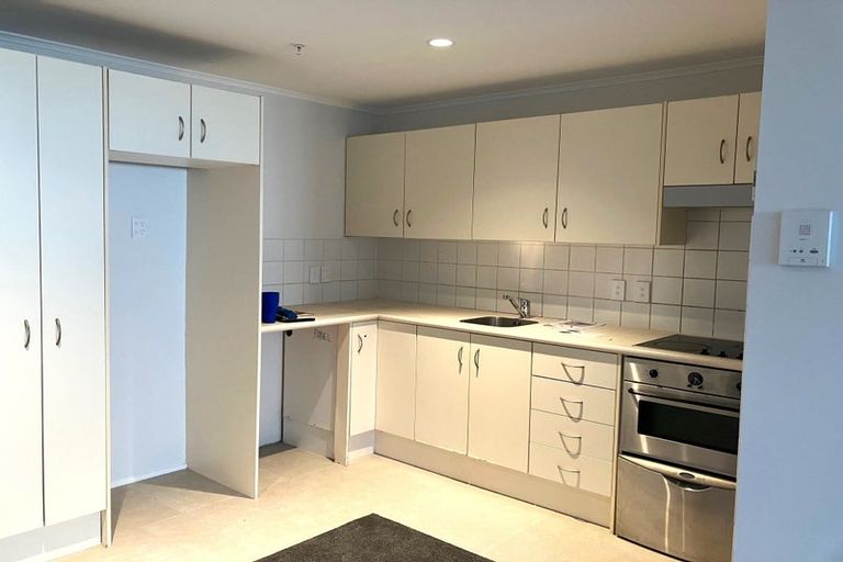 Photo of property in 4e/30 Westward Ho, Glen Eden, Auckland, 0602