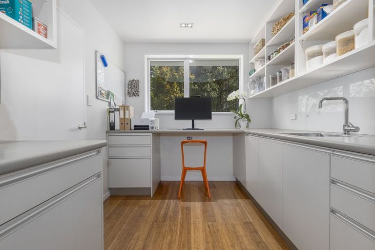 Photo of property in 86 Emerald Glen Road, Paekakariki, 5032