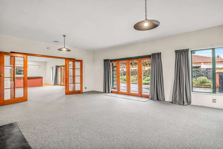 Photo of property in 1 Strachan Way, Highbury, Palmerston North, 4412