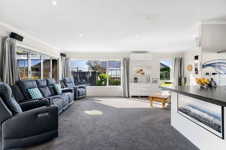 Photo of property in 320 Pages Road, Wainoni, Christchurch, 8061