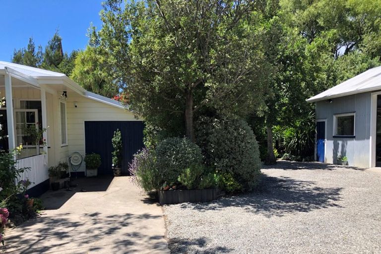 Photo of property in 30 Dundas Street, Porangahau, 4293