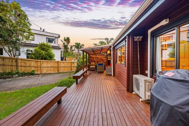 Photo of property in 124 West Harbour Drive, West Harbour, Auckland, 0618