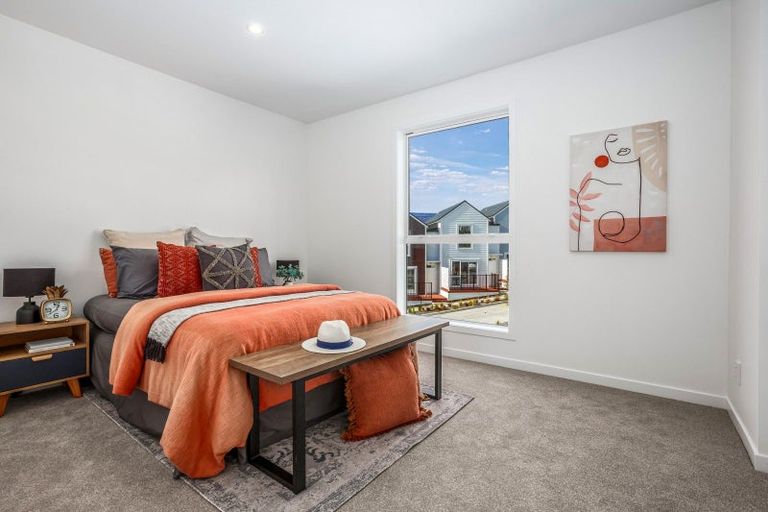 Photo of property in 49 Cleat Street, Whitby, Porirua, 5024