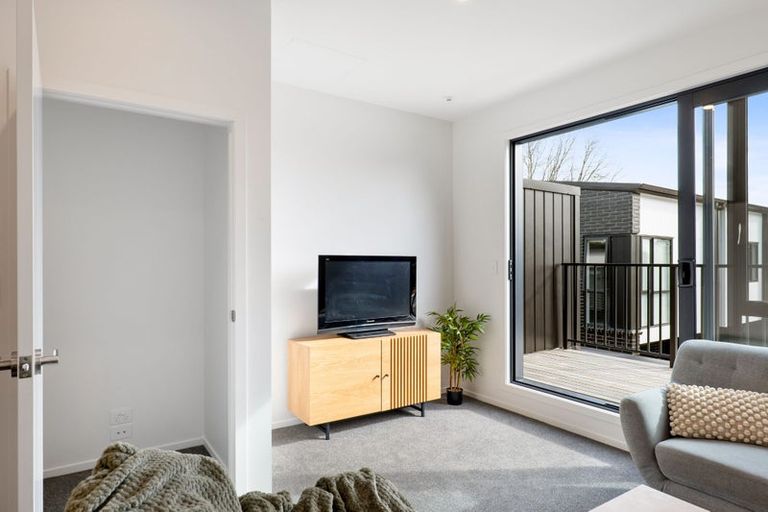Photo of property in 3 Meg Lane, Glen Eden, Auckland, 0602