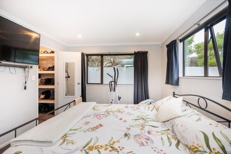 Photo of property in 49 Kaimanawa Street, Kelvin Grove, Palmerston North, 4414