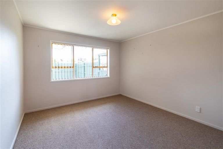 Photo of property in 58 Strid Road, Te Atatu South, Auckland, 0610