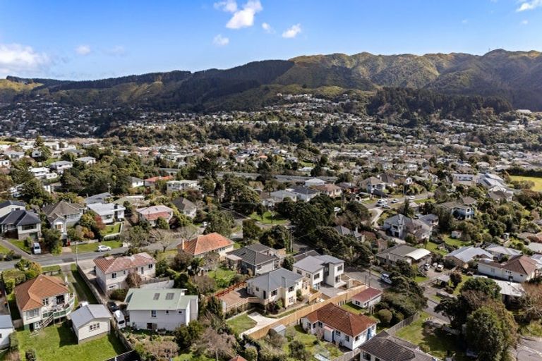 Photo of property in 5 Mahoe Street, Tawa, Wellington, 5028
