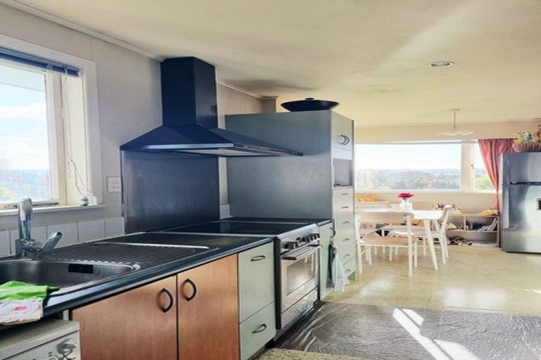 Photo of property in 23 Arrow Road, Forrest Hill, Auckland, 0620