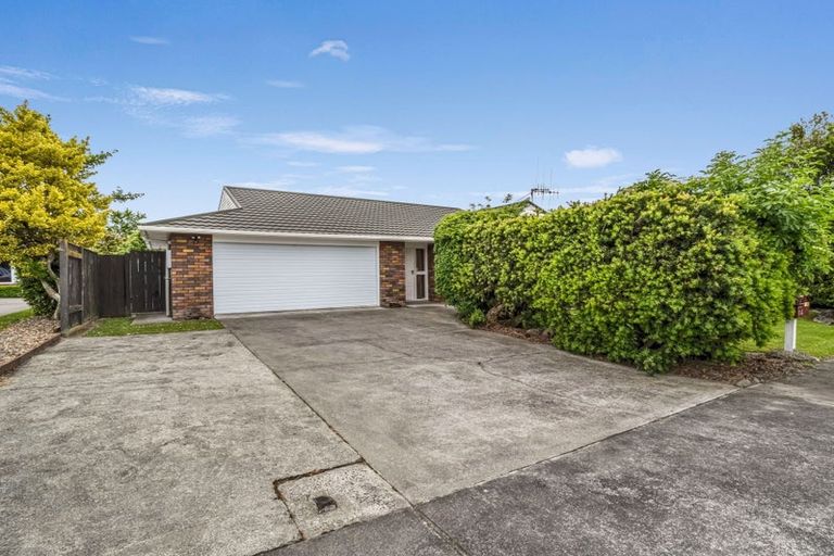 Photo of property in 16 Rosebank Avenue, Kelvin Grove, Palmerston North, 4414