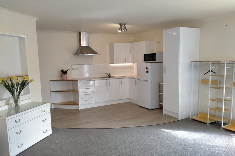 Photo of property in 17r Beech Court, Welcome Bay, Tauranga, 3175