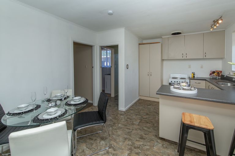 Photo of property in 19 Sturrocks Road, Redwood, Christchurch, 8051
