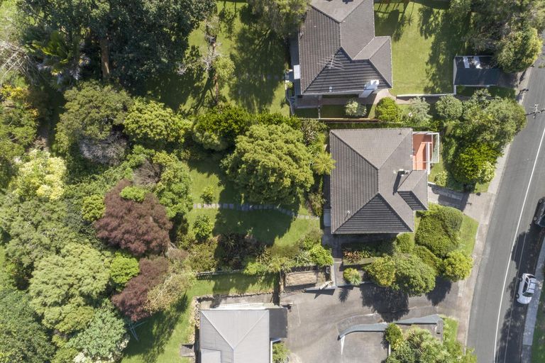 Photo of property in 60 Derwent Crescent, Titirangi, Auckland, 0604