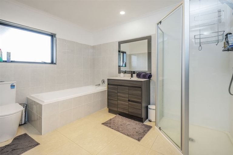 Photo of property in 13 Kokako Rise, Papakura, 2110