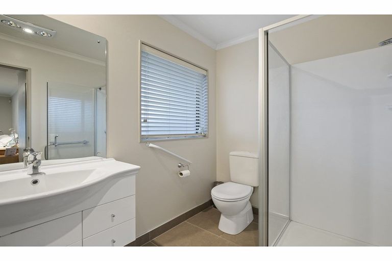 Photo of property in 8 Puketi Lane, Waiuku, 2123