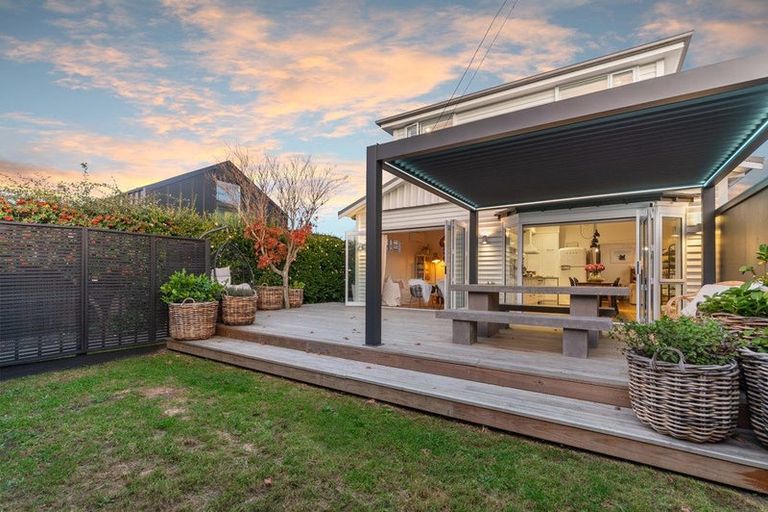 Photo of property in 64 Jeffreys Road, Fendalton, Christchurch, 8052