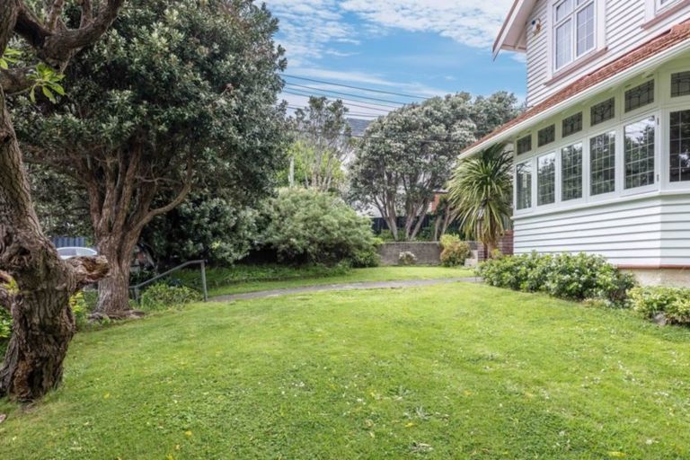Photo of property in 17 Tamar Street, Island Bay, Wellington, 6023