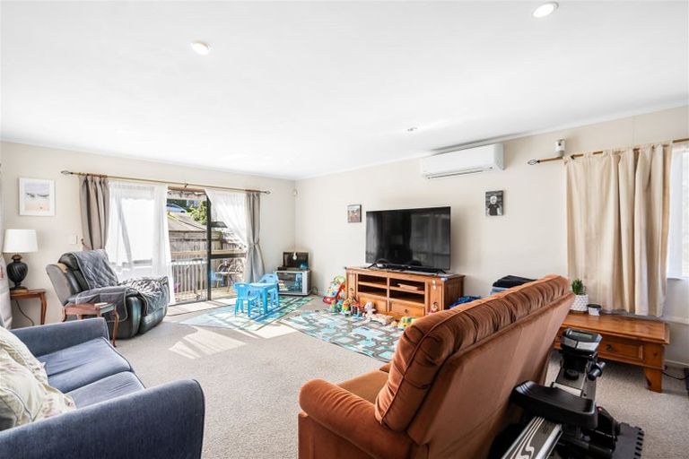 Photo of property in 1/39 Langton Road, Stanmore Bay, Whangaparaoa, 0932