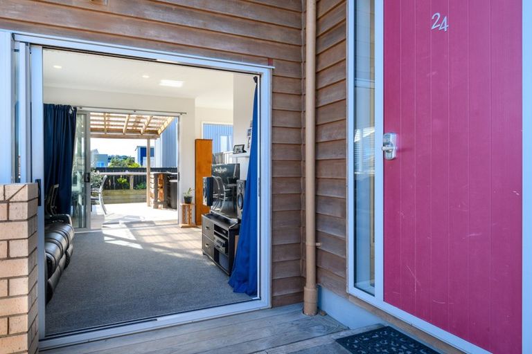 Photo of property in 24 Station Street, Hobsonville, Auckland, 0616