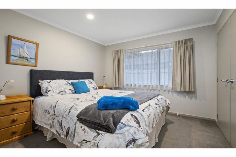 Photo of property in 8 Puketi Lane, Waiuku, 2123