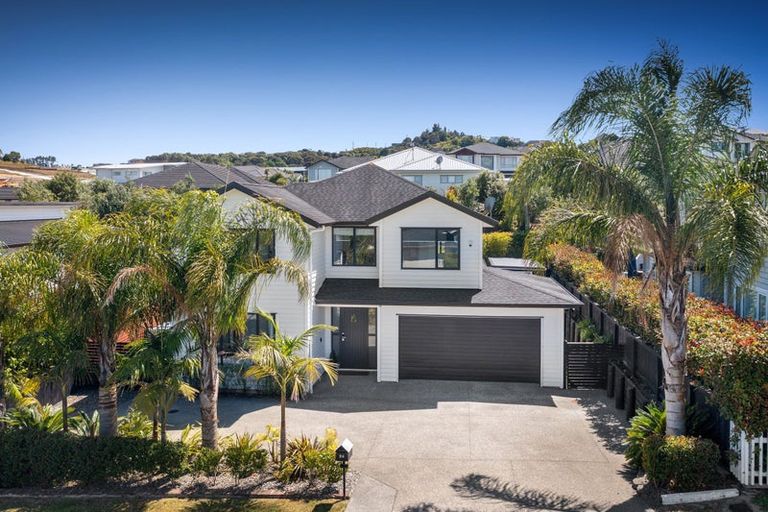 Photo of property in 24 Flavell Drive, Orewa, 0931