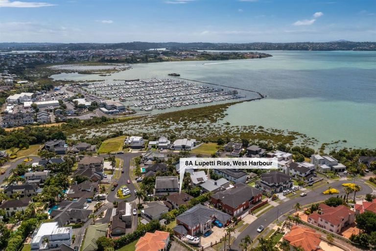 Photo of property in 8a Lupetti Rise, West Harbour, Auckland, 0618