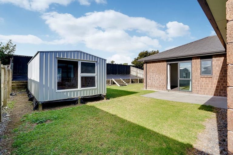 Photo of property in 15 Te Ironui Place, Huntington, Hamilton, 3210