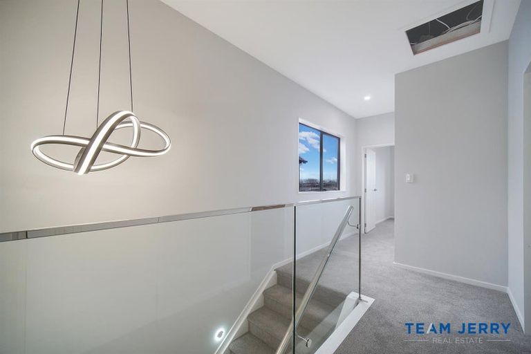 Photo of property in 21 Farranfore Road, Opaheke, Papakura, 2113