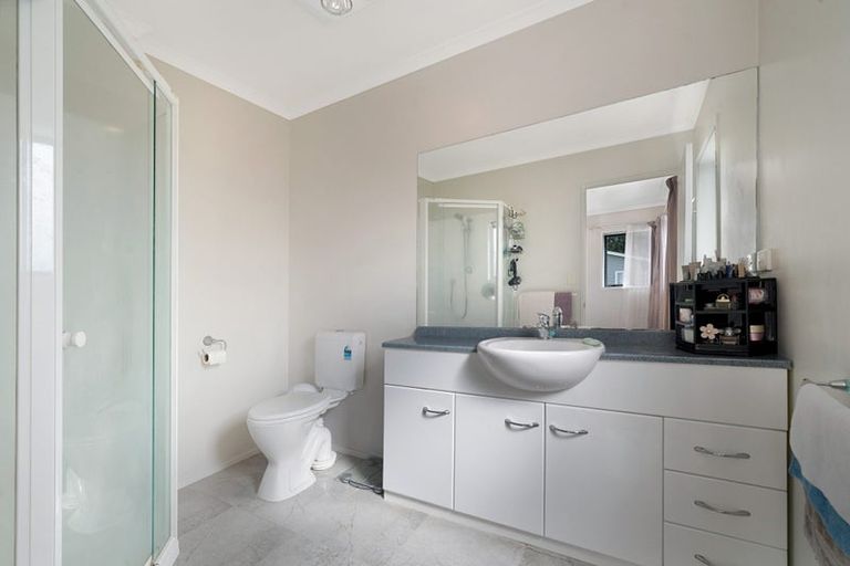 Photo of property in 37a Willerton Avenue, New Lynn, Auckland, 0600