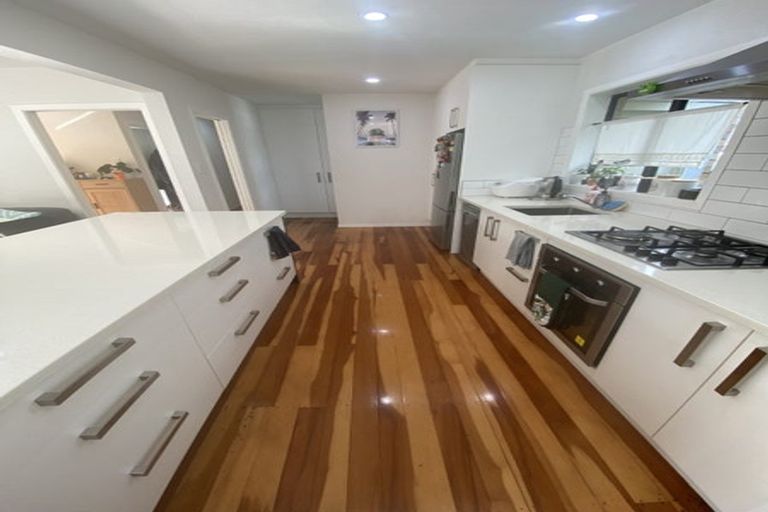 Photo of property in 80 Neil Avenue, Te Atatu Peninsula, Auckland, 0610