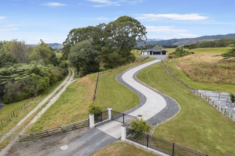 Photo of property in 335 Muhunoa Road East, Muhunoa East, Levin, 5570