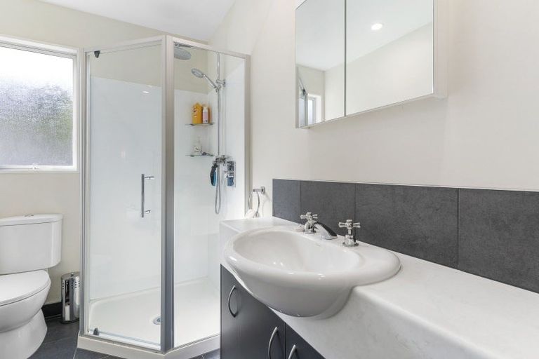 Photo of property in 2/12 Vireya Court, Goodwood Heights, Auckland, 2105