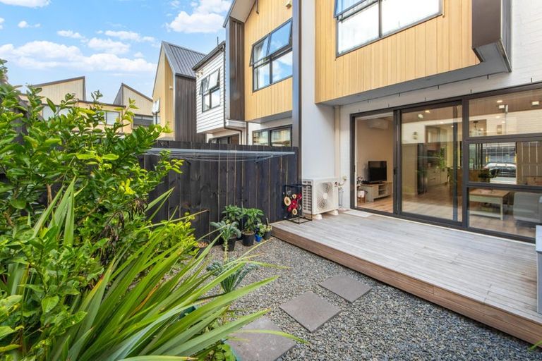 Photo of property in 19 Peihana Road, Hobsonville, Auckland, 0616