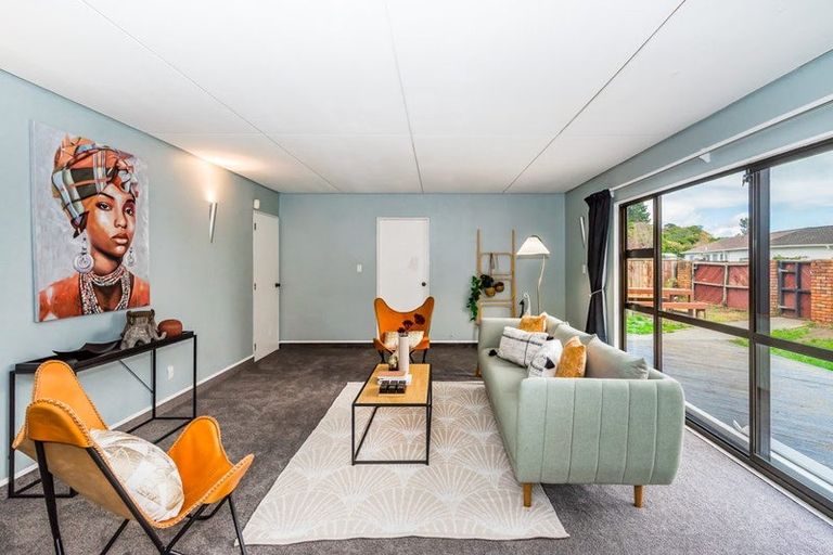 Photo of property in 1 Redwood Close, Paraparaumu, 5032