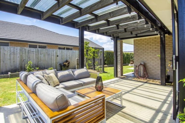 Photo of property in 26 Rainey Crescent, Papamoa Beach, Papamoa, 3118