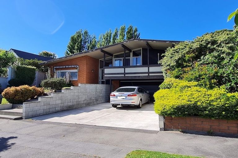 Photo of property in 23 Highfield Place, Avonhead, Christchurch, 8042
