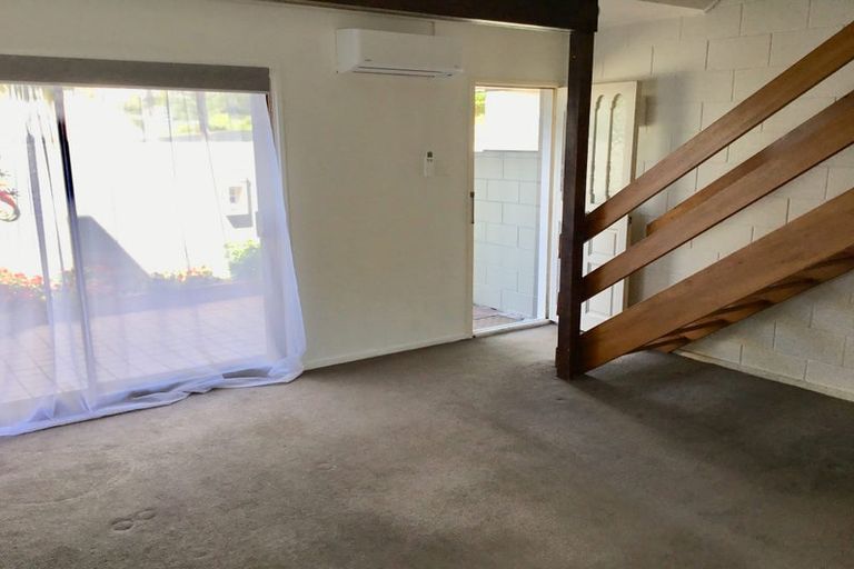 Photo of property in 19/4u Dr Taylor Terrace, Johnsonville, Wellington, 6037