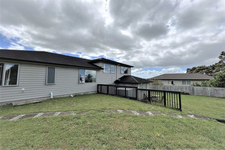 Photo of property in 27 Mantra Road, Massey, Auckland, 0614